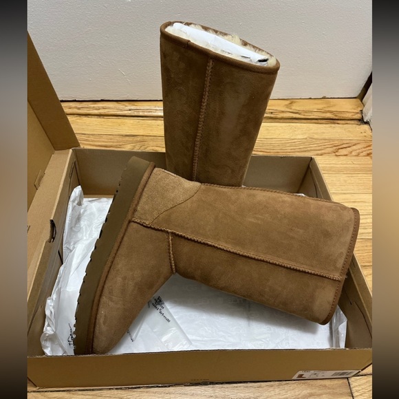 Chestnut colored tall ugg boots - Picture 1 of 12